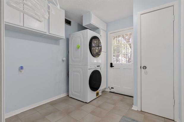 12402 Blue Water Cir Property Photo 14
