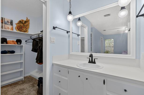 12402 Blue Water Cir Property Photo 22