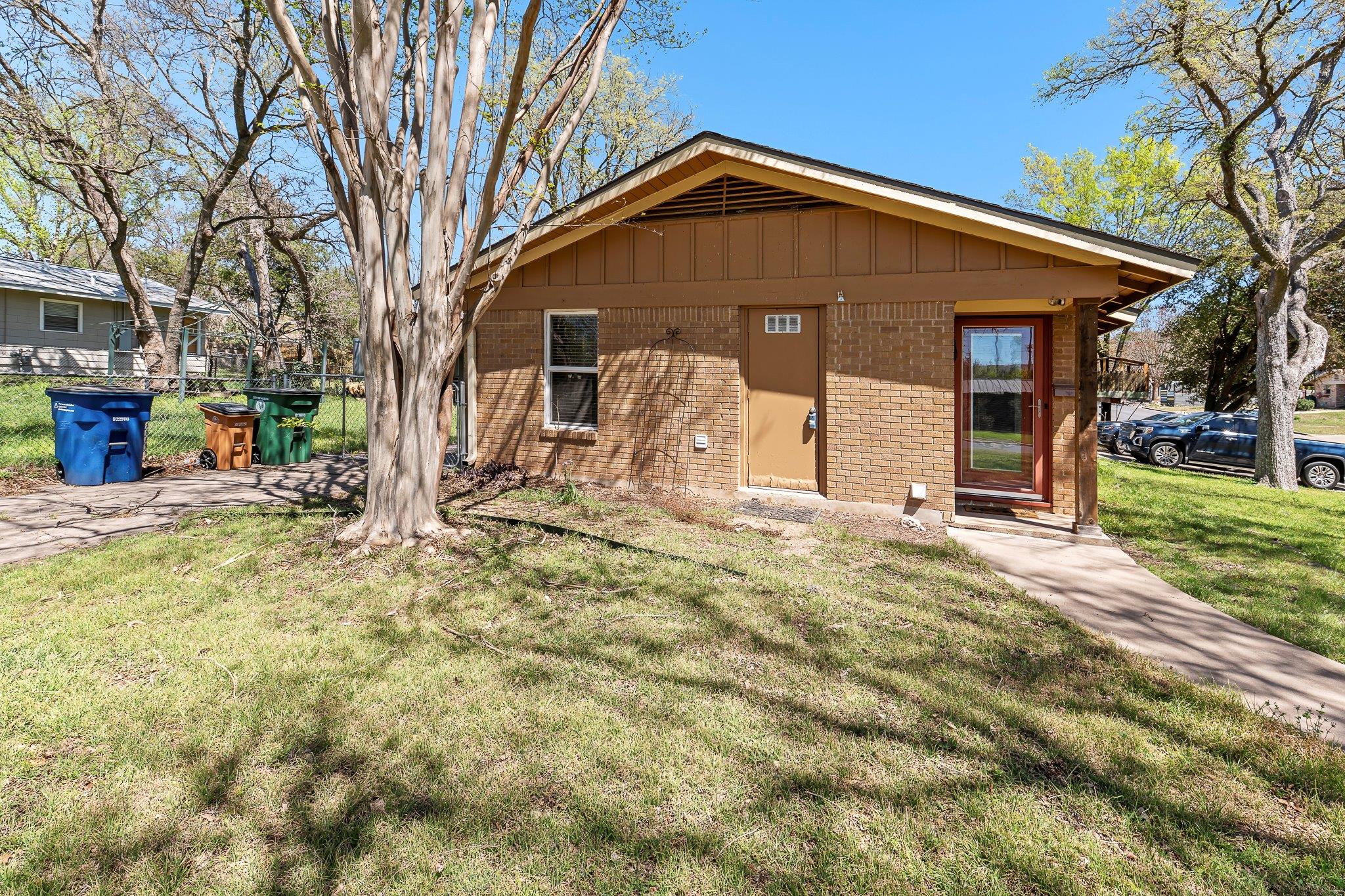 4804 Philco Dr Property Photo 3