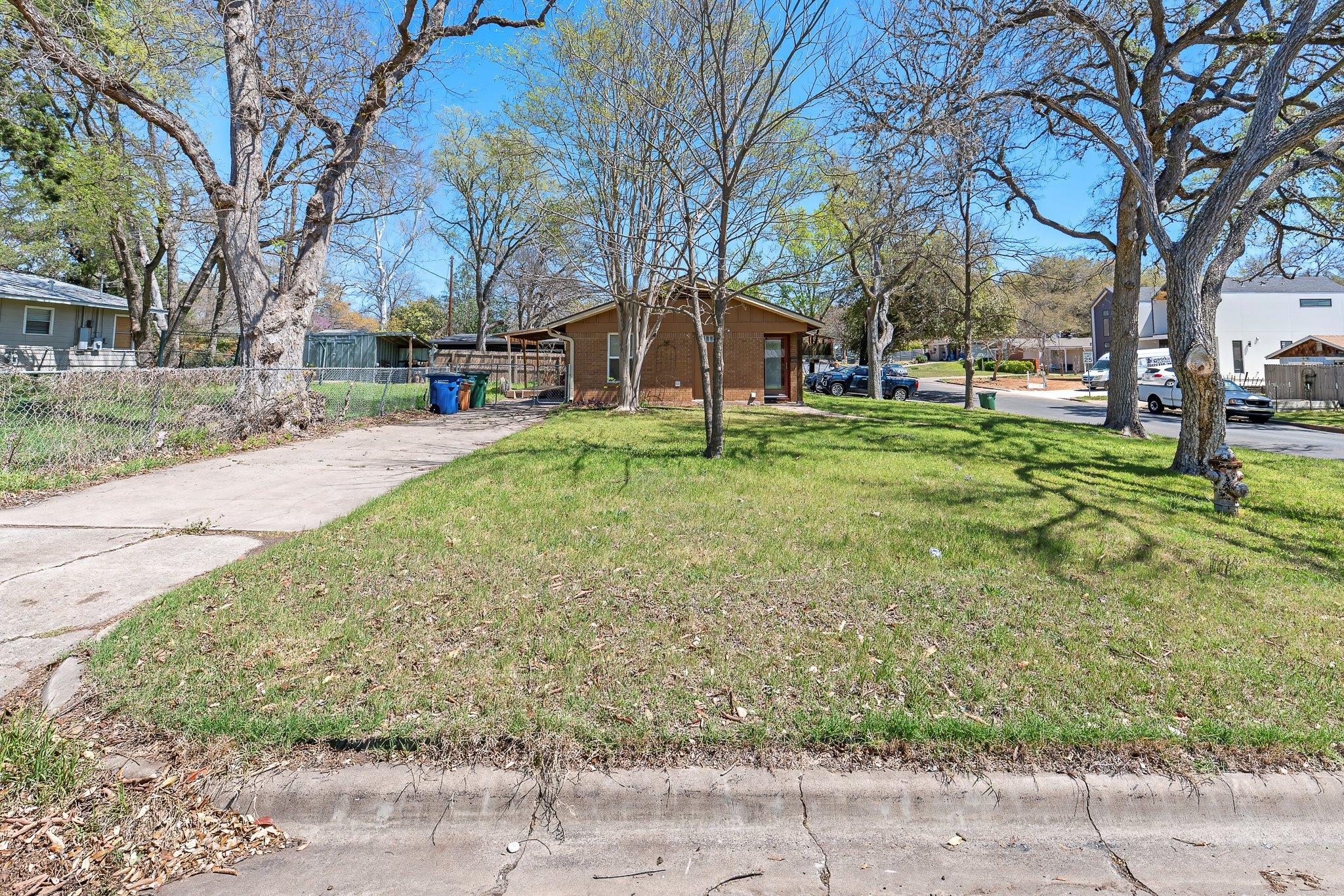 4804 Philco Dr Property Photo 4