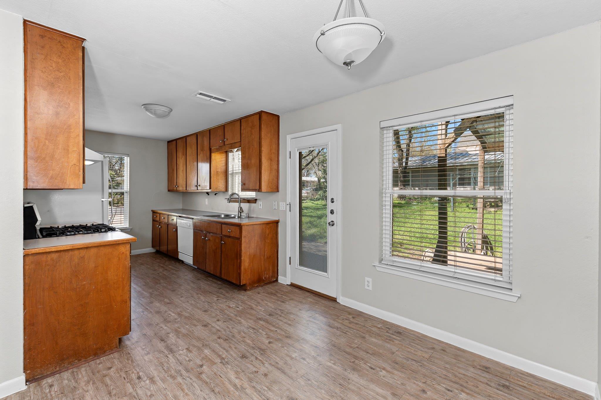 4804 Philco Dr Property Photo 14