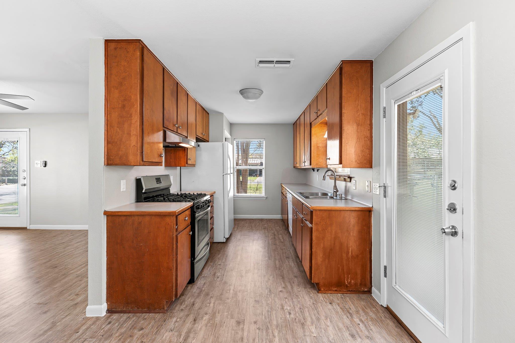 4804 Philco Dr Property Photo 15