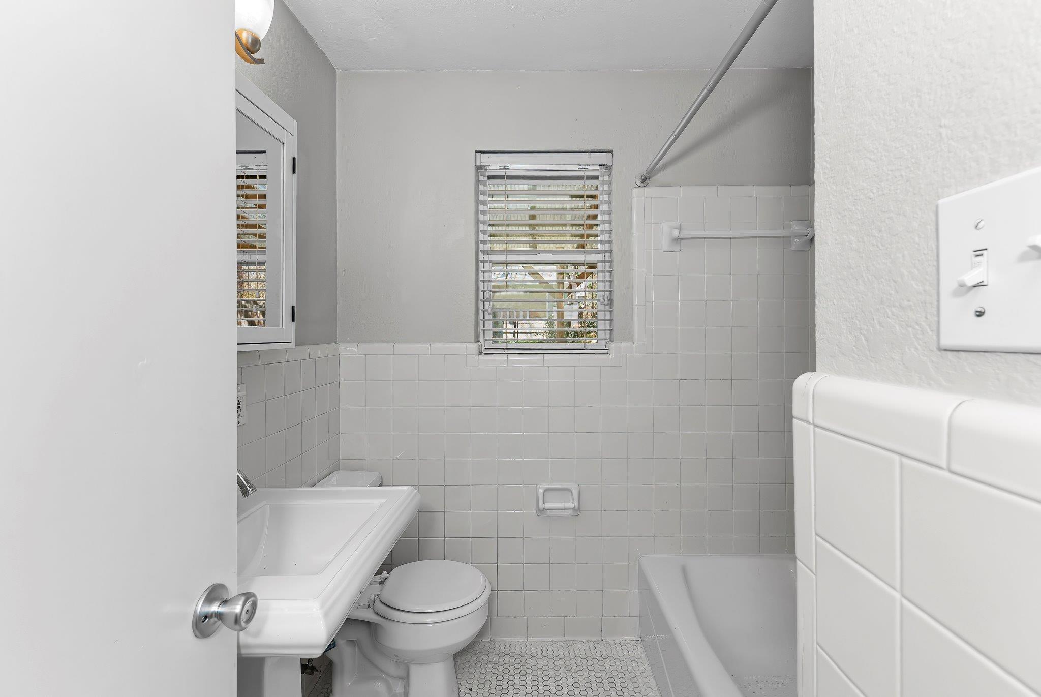 4804 Philco Dr Property Photo 23