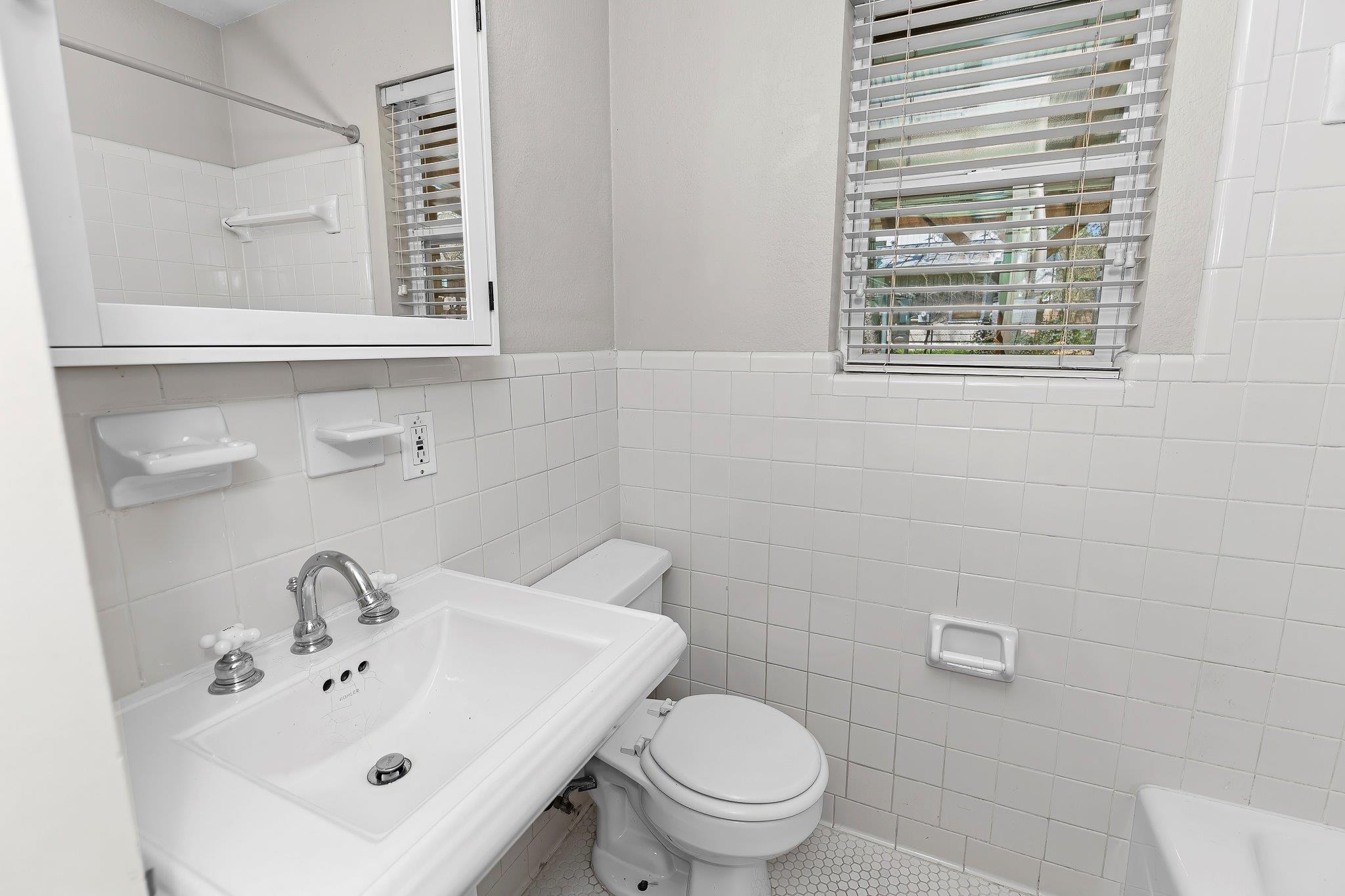 4804 Philco Dr Property Photo 24