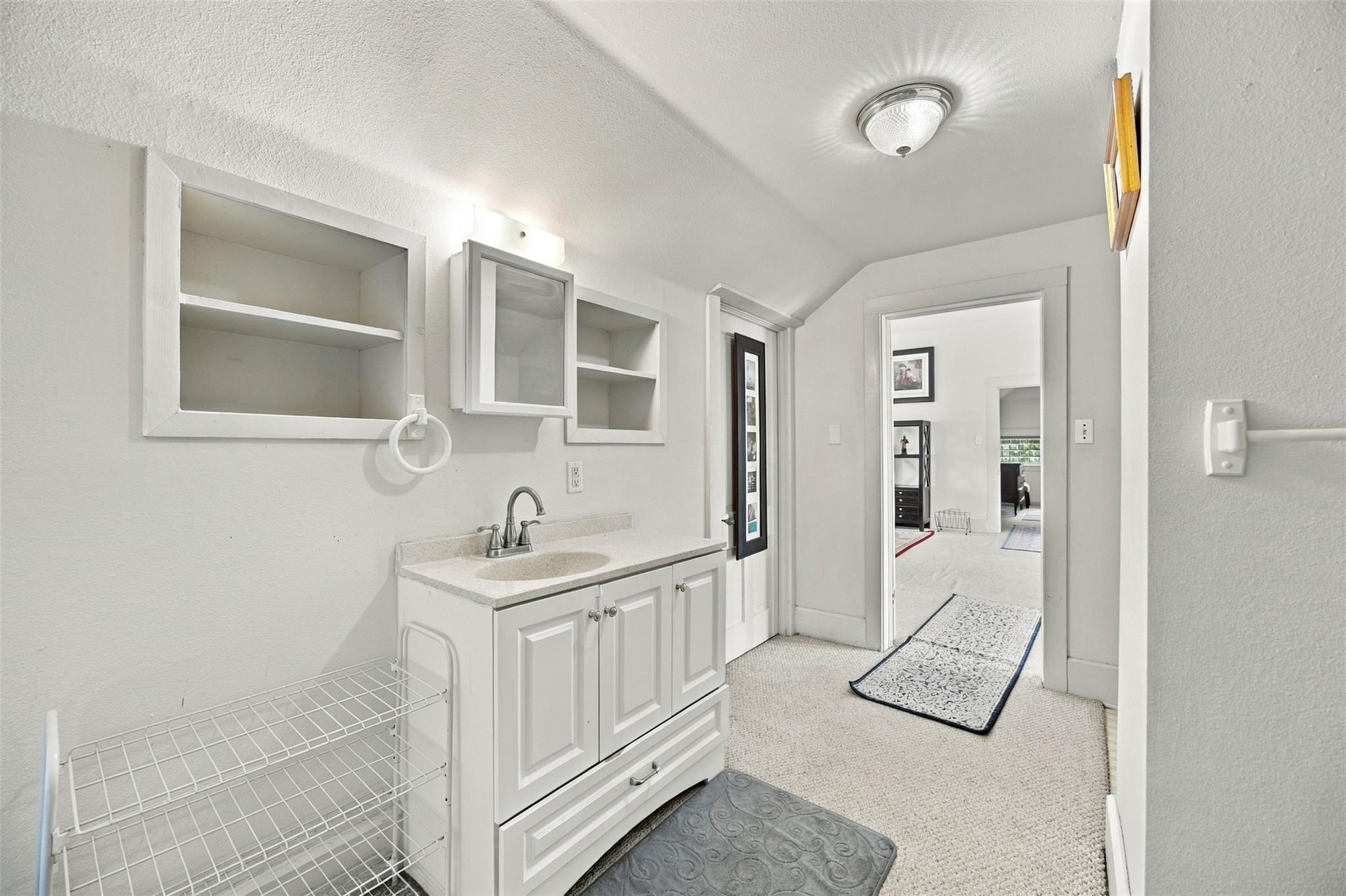 915 Saint Lawrence St Property Photo 30
