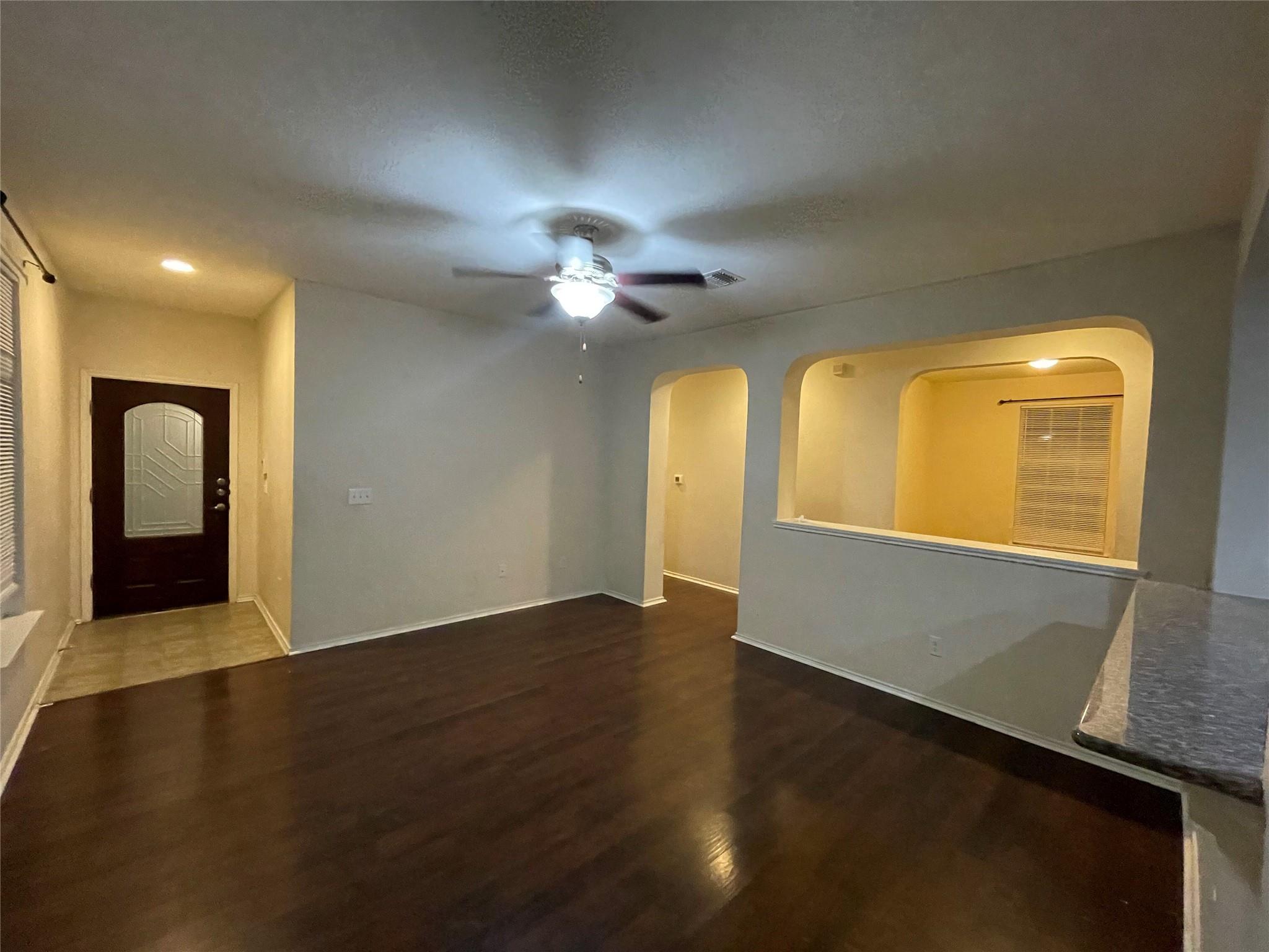 11208 Kildoon Dr Property Photo 4