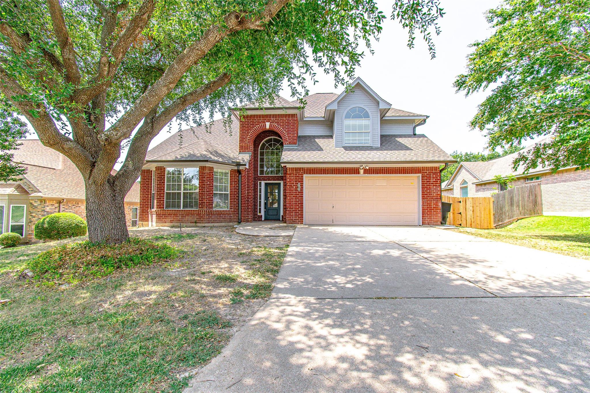 2421 Pin Oak Dr Property Photo