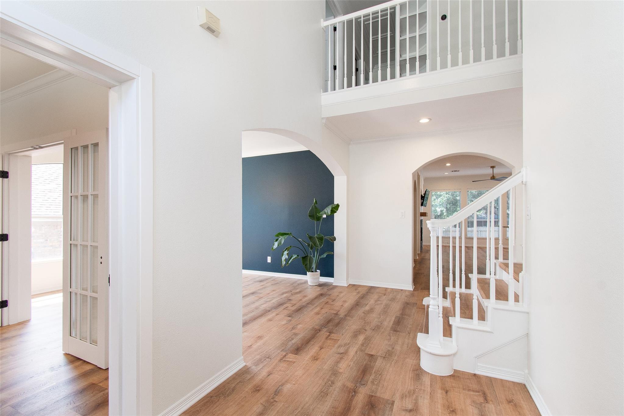 2421 Pin Oak Dr Property Photo 2