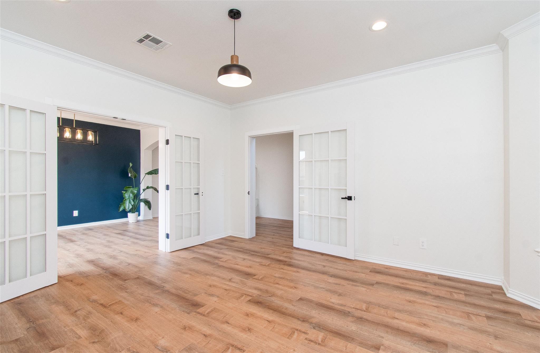 2421 Pin Oak Dr Property Photo 6