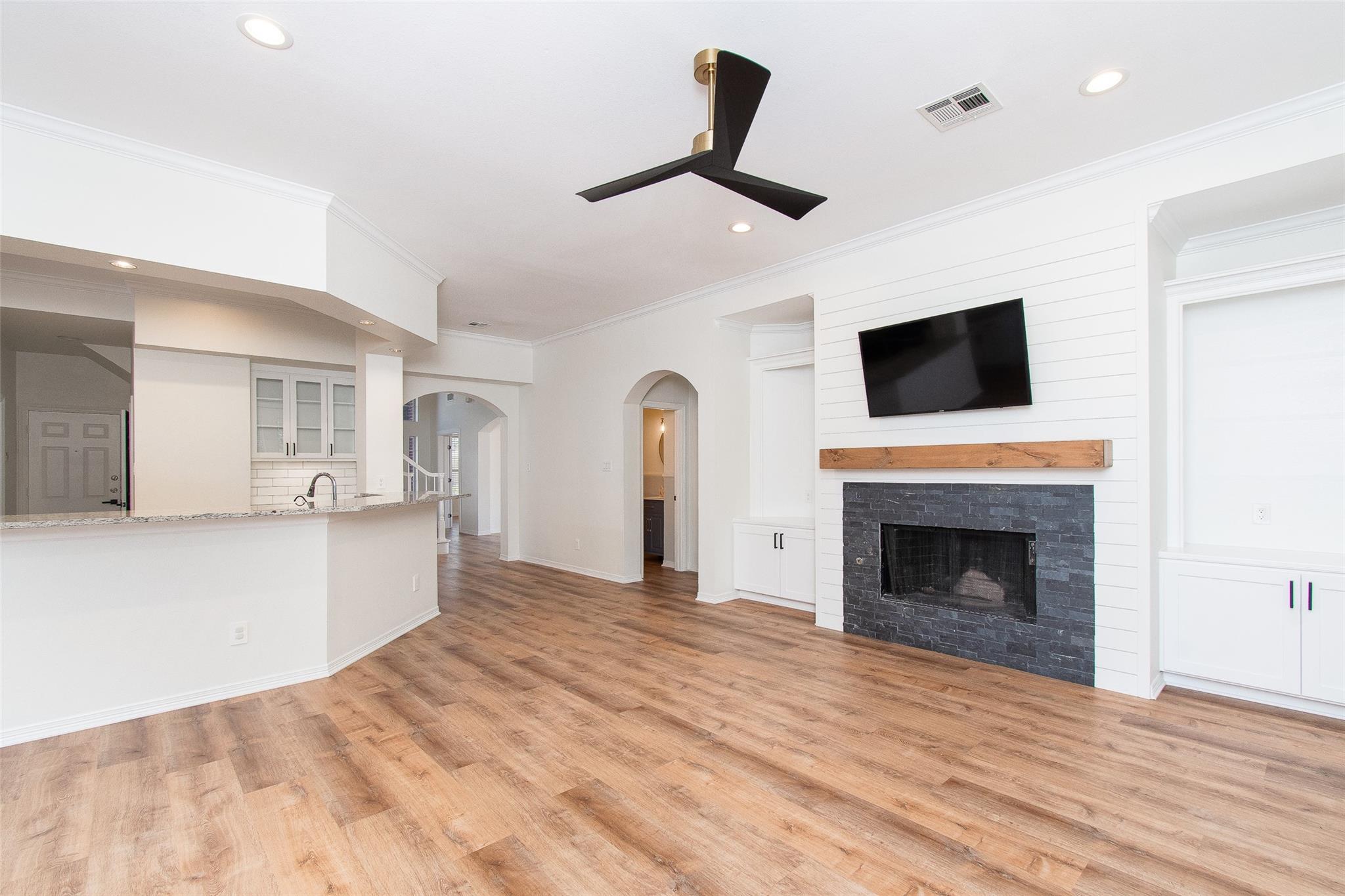 2421 Pin Oak Dr Property Photo 11