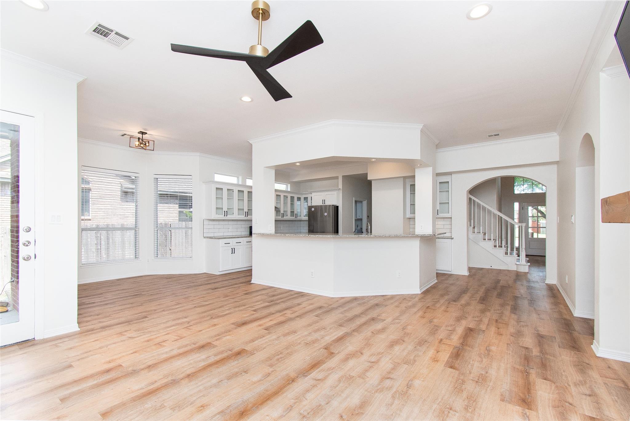 2421 Pin Oak Dr Property Photo 14
