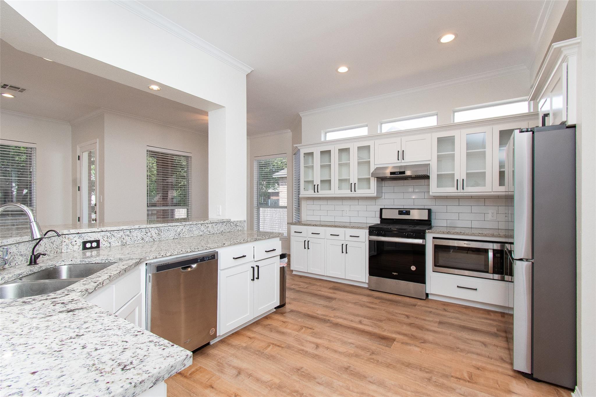 2421 Pin Oak Dr Property Photo 18