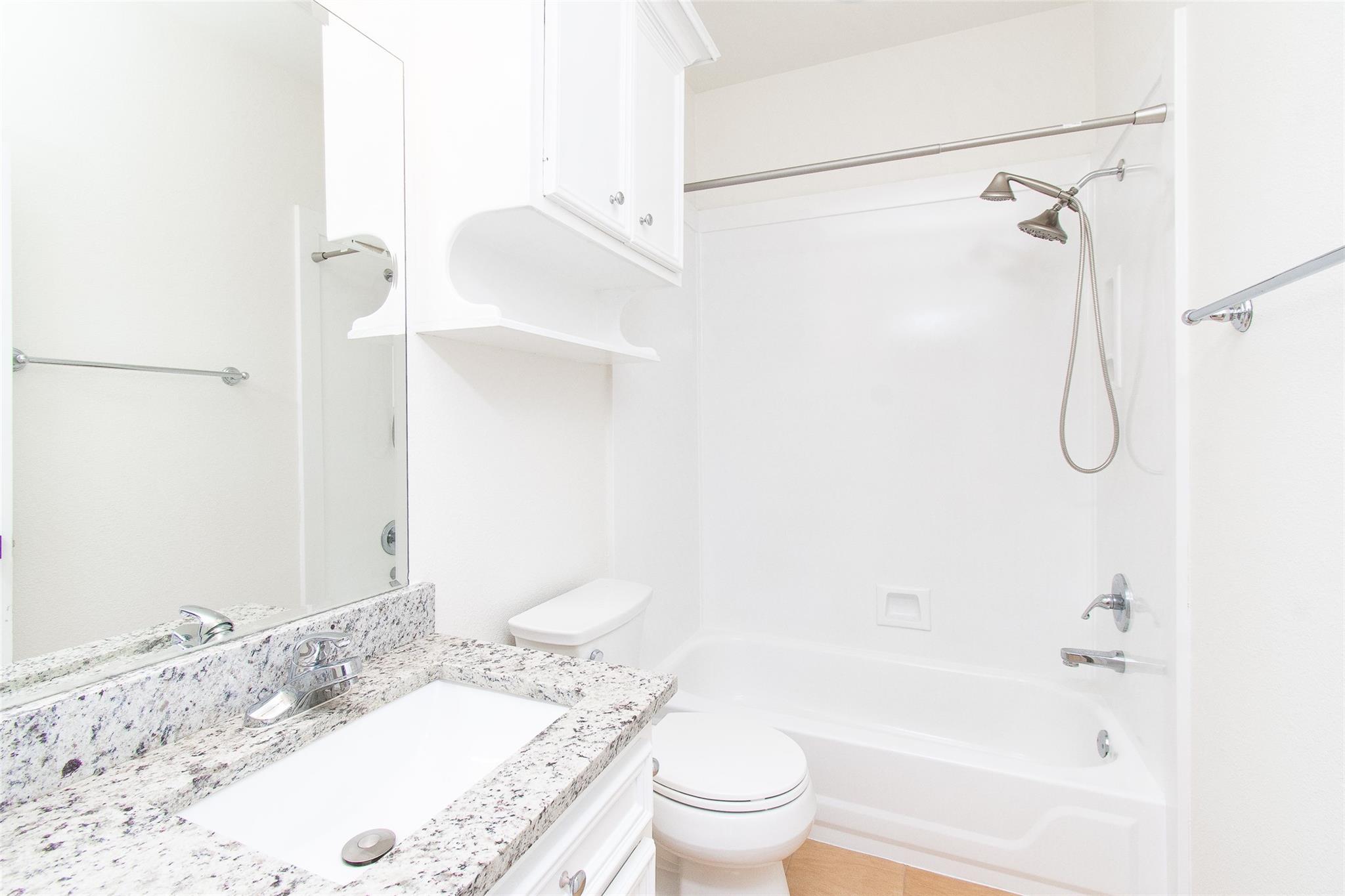 2421 Pin Oak Dr Property Photo 35