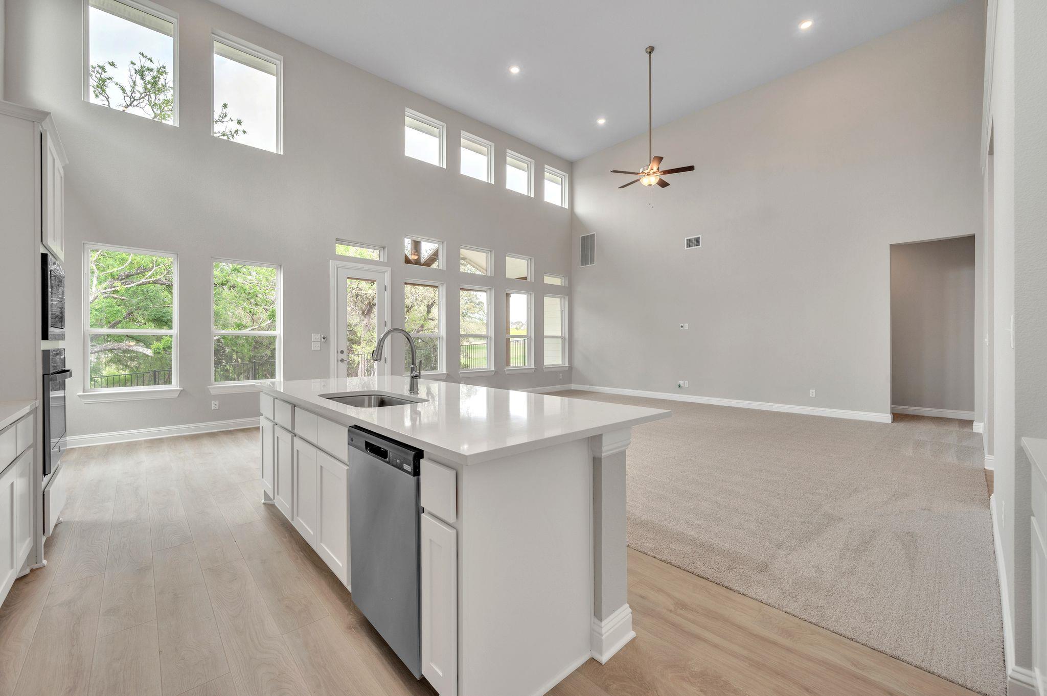 1729 Cayuga St Property Photo 4