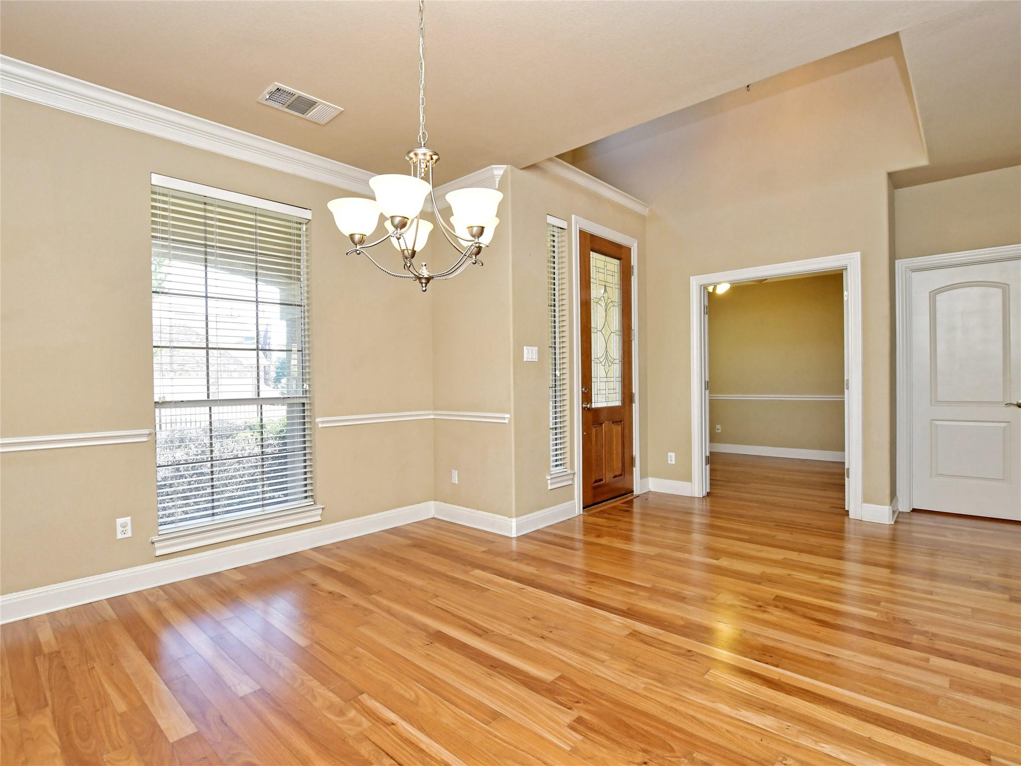 303 Hensley Dr Property Photo 6