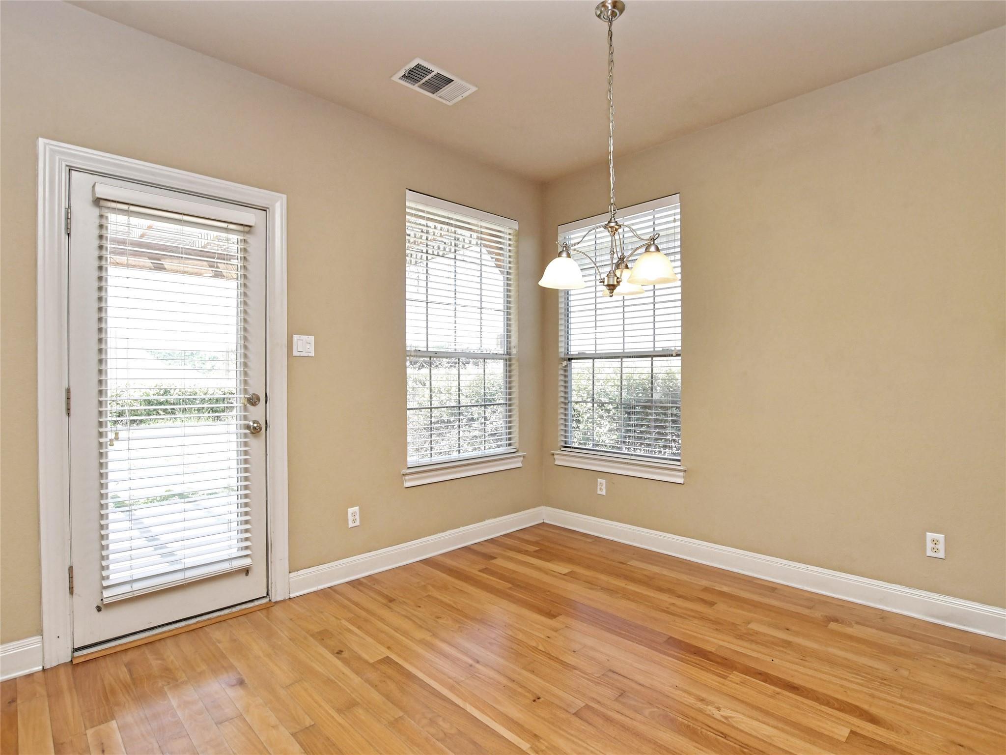 303 Hensley Dr Property Photo 12