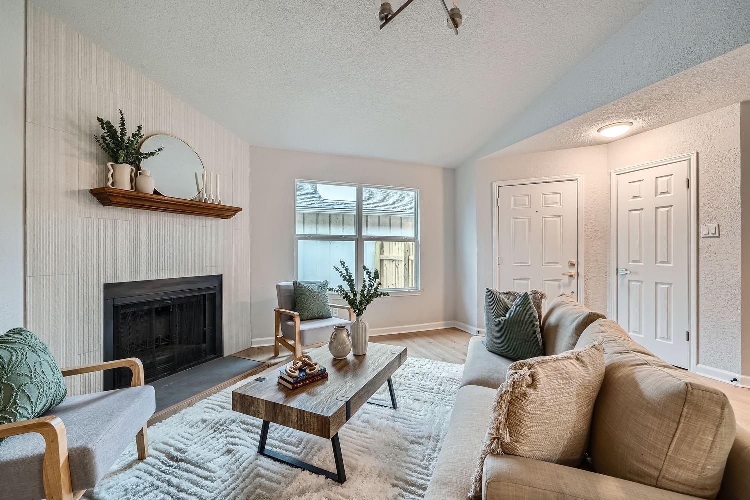 13015 Emma Lee Ave Property Photo 4