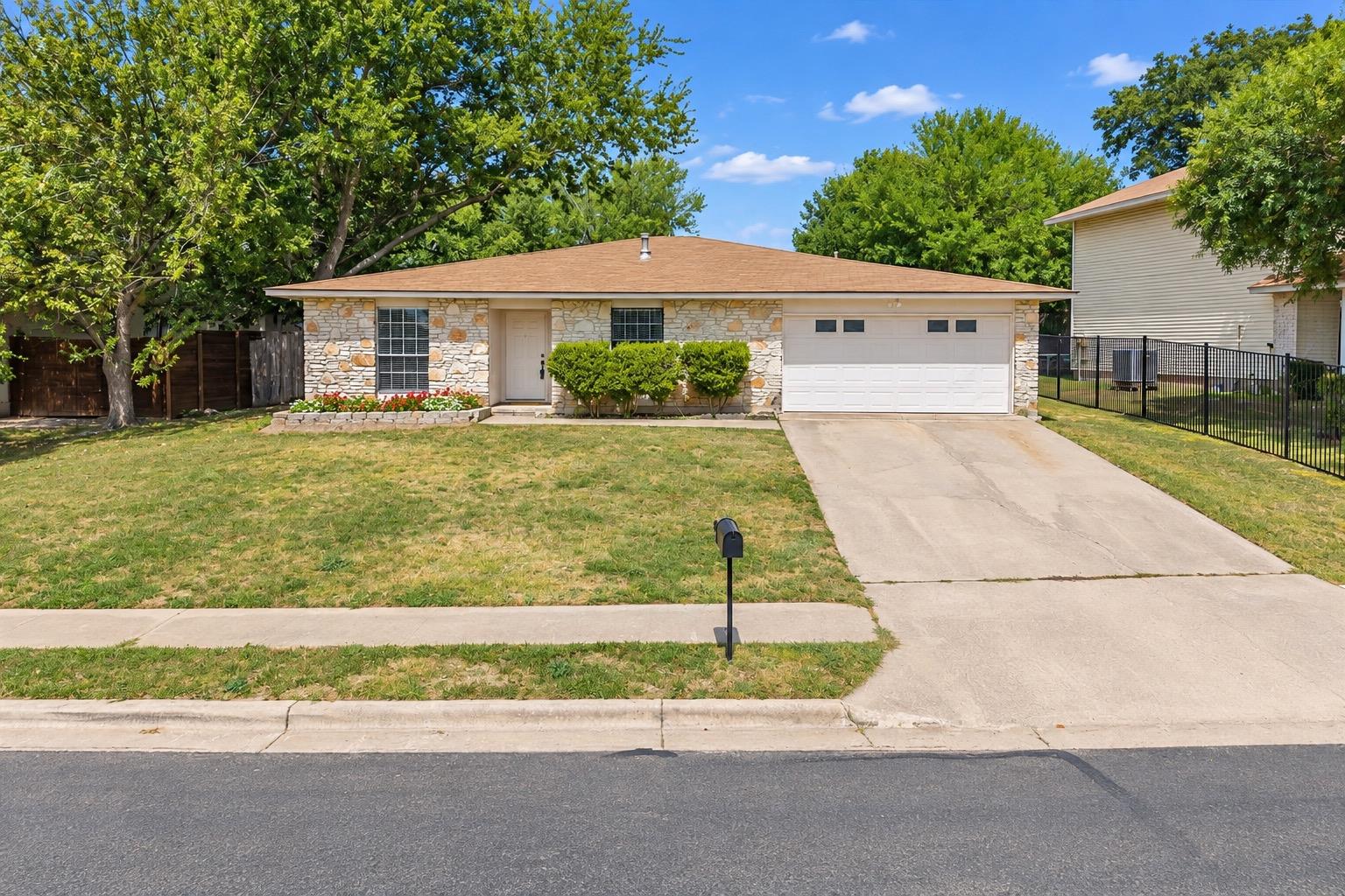 8200 Furness Dr Property Photo 1