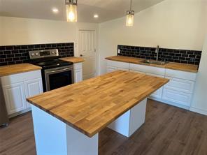 15430 Stroup Cir #2 Property Photo 4