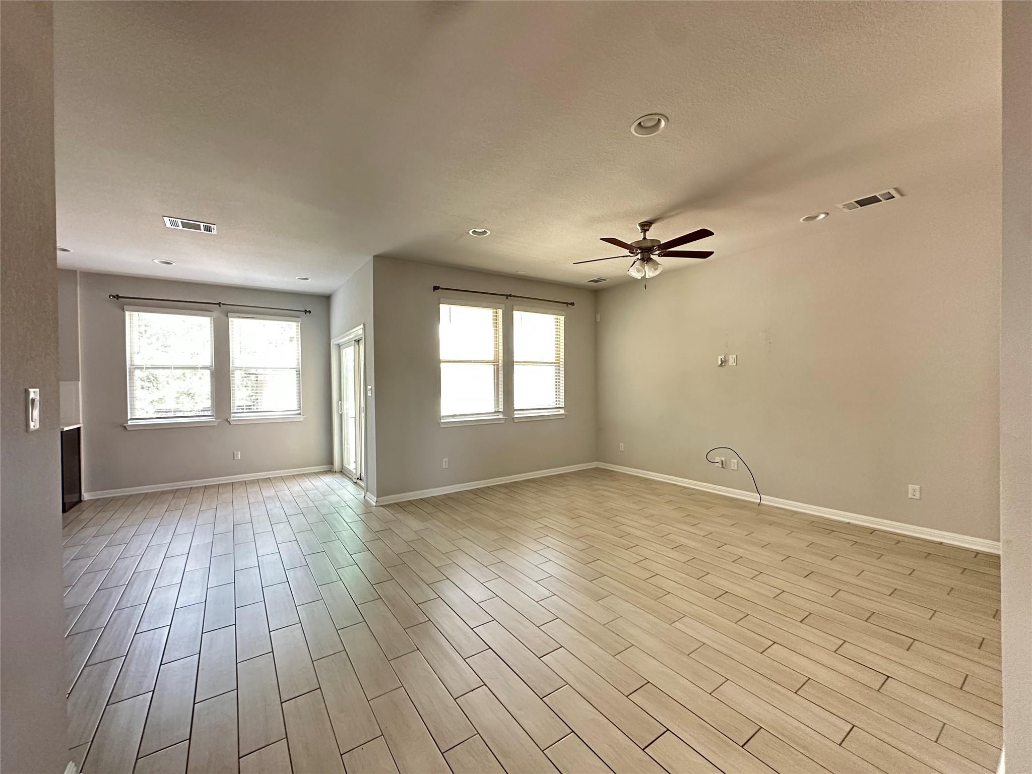 2724 Stone Branch Dr Property Photo 2