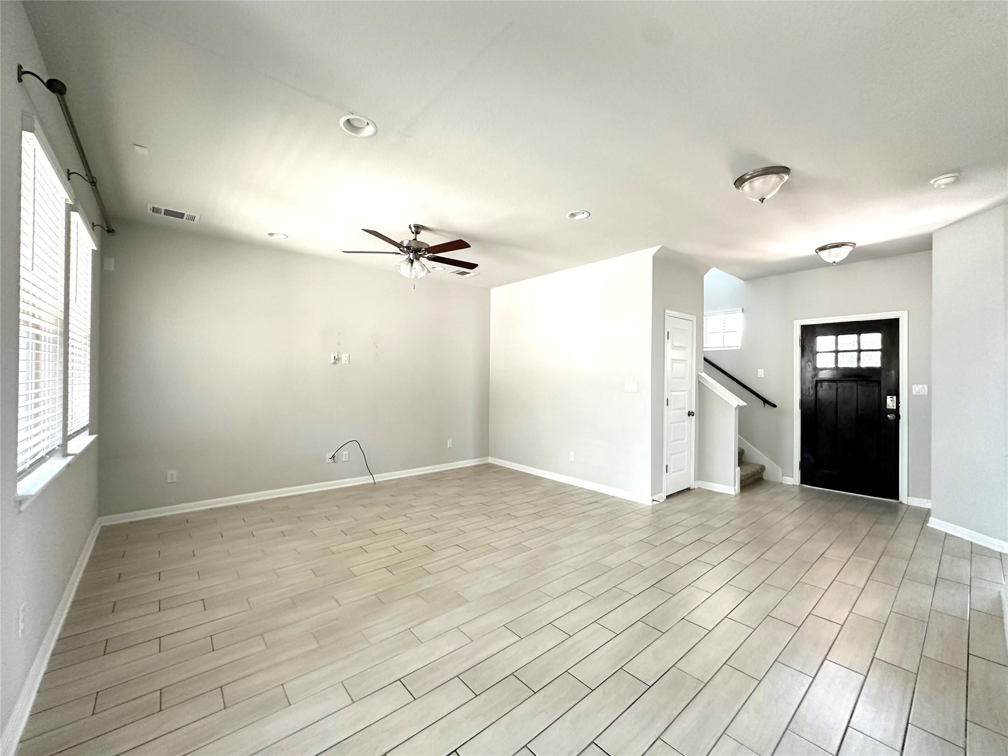 2724 Stone Branch Dr Property Photo 4