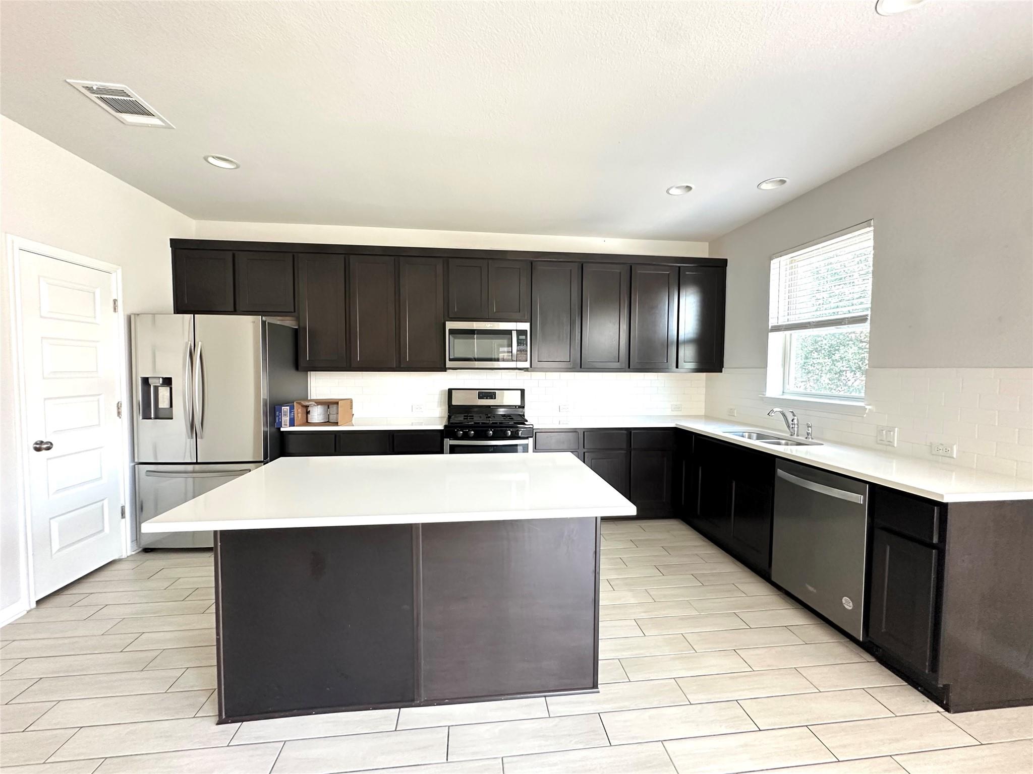 2724 Stone Branch Dr Property Photo 5