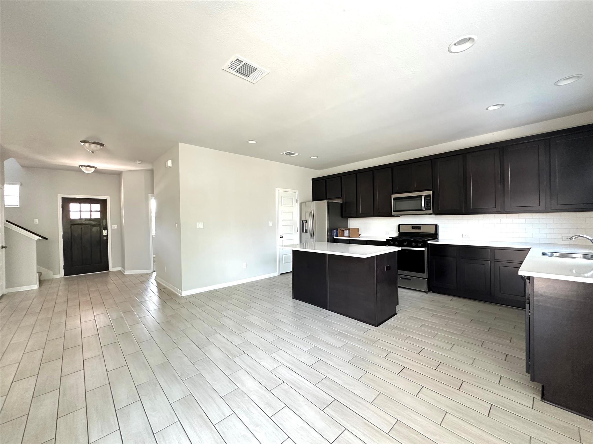 2724 Stone Branch Dr Property Photo 6