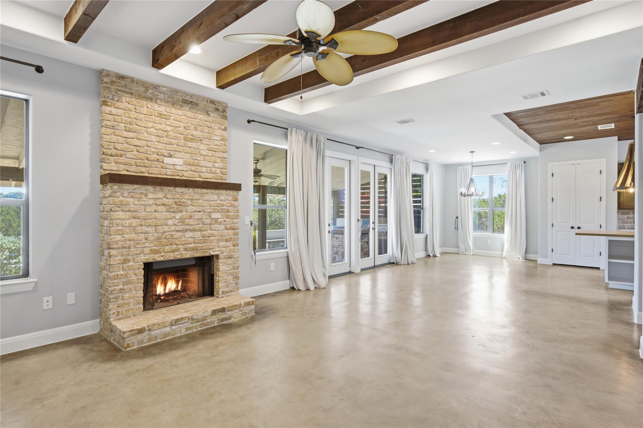 330 Gant Rd Property Photo 4