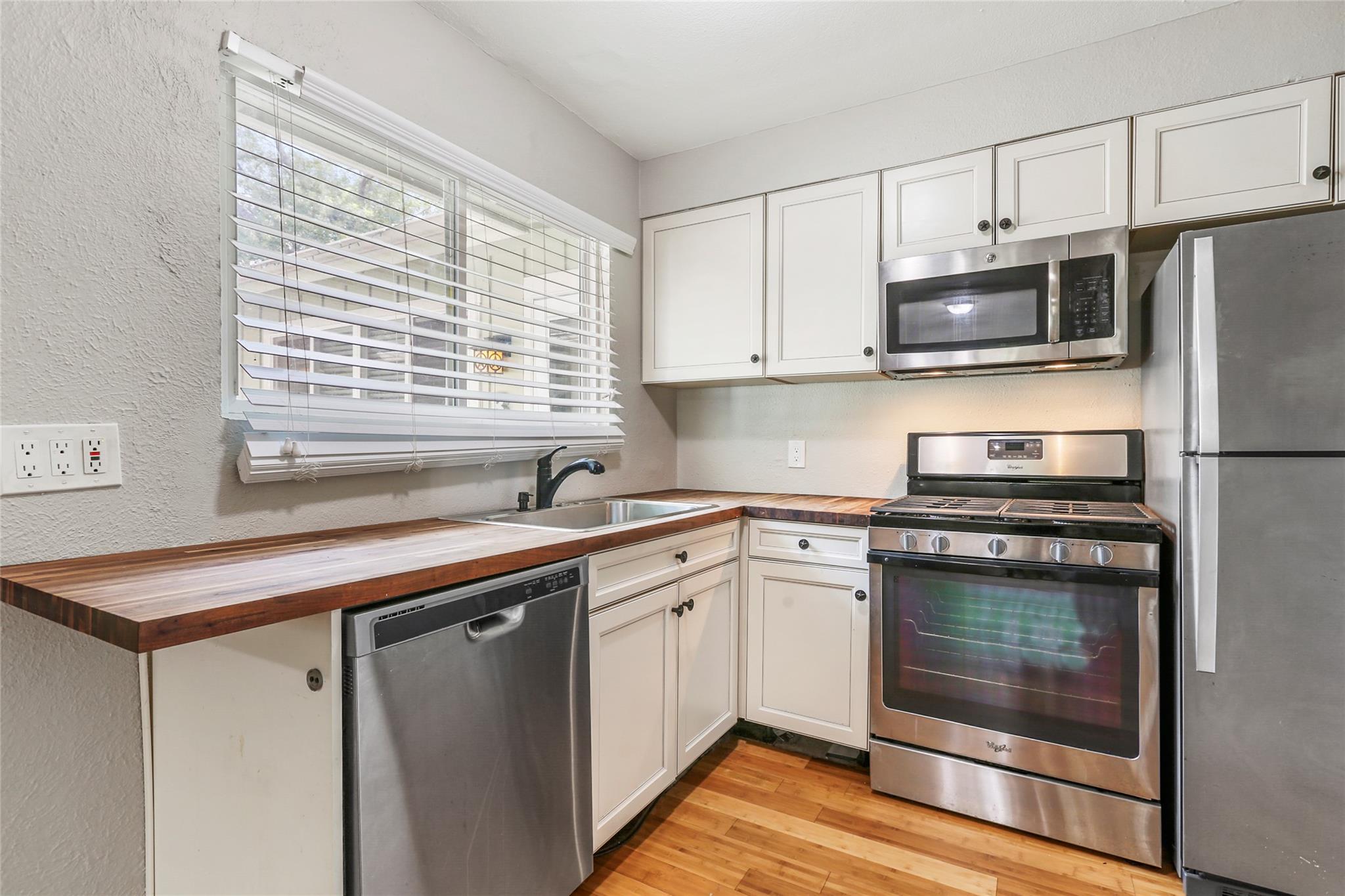 2402 Berkeley Ave #a Property Photo 4