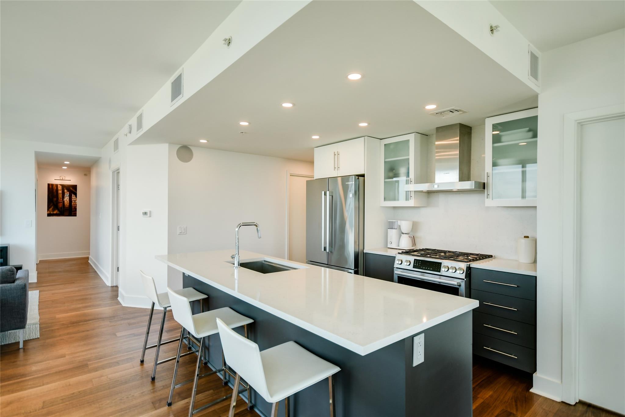 300 Bowie St #1403 Property Photo 4