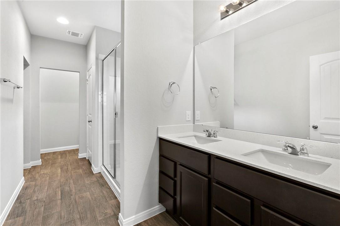 14015 Macquarie Dr Property Photo 15