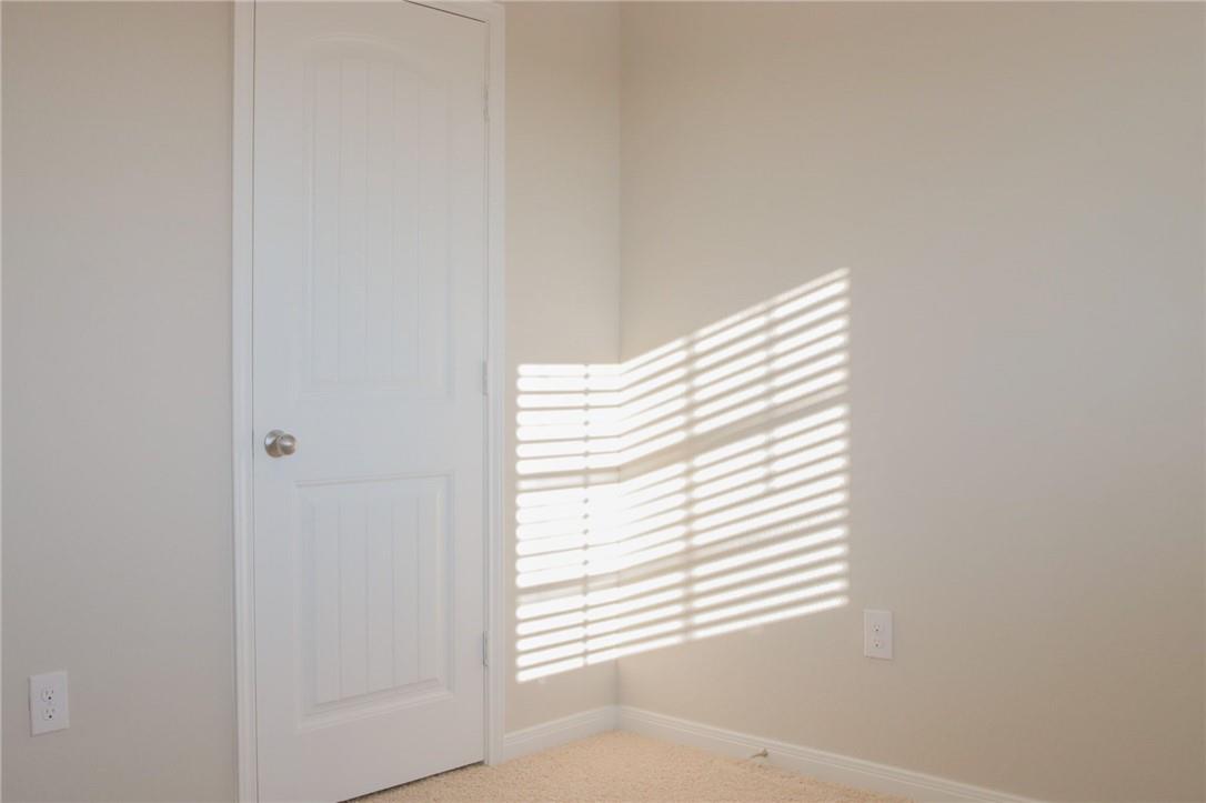 14015 Macquarie Dr Property Photo 24