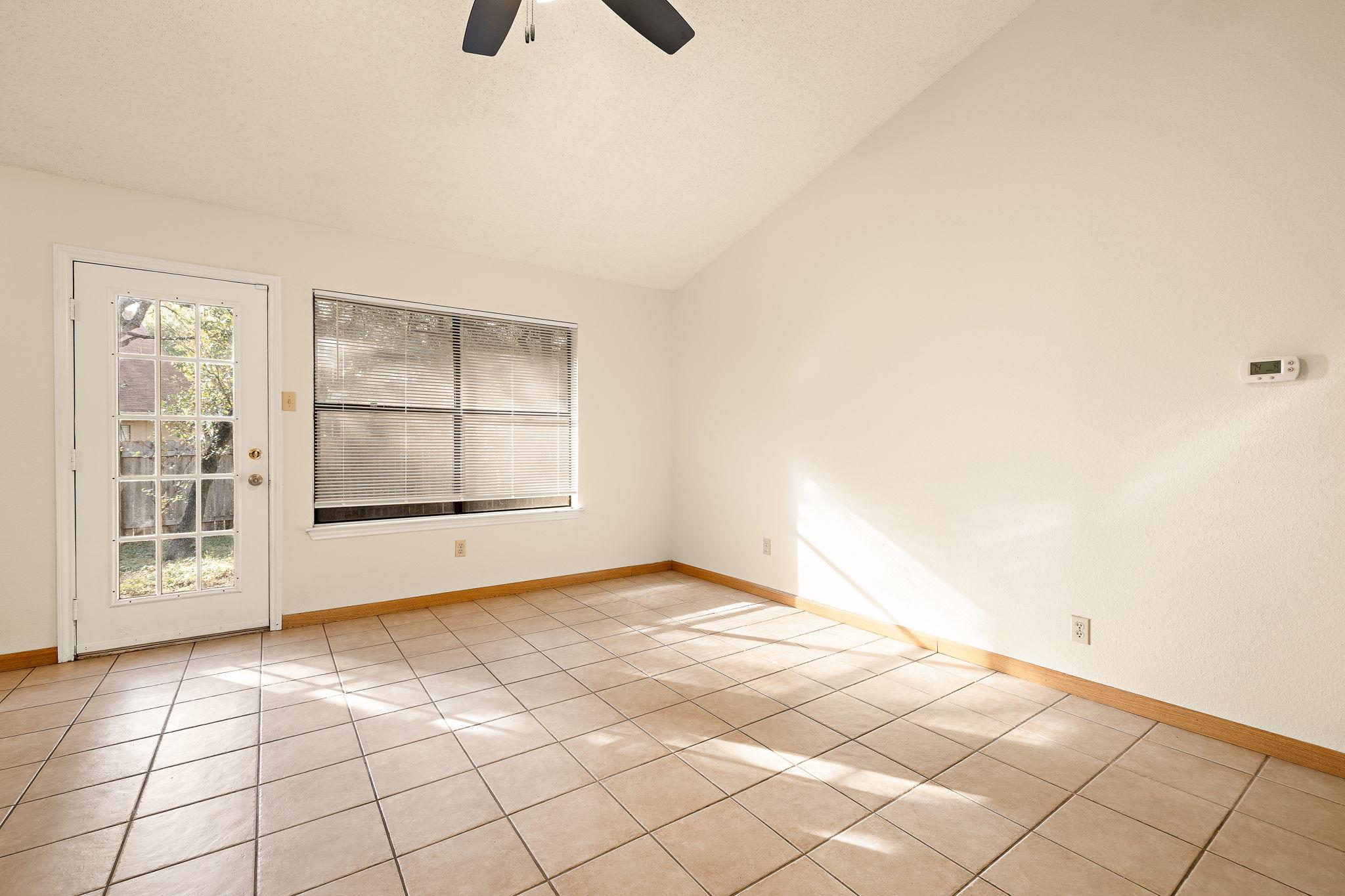 1604 Texas Oak Way Property Photo 6