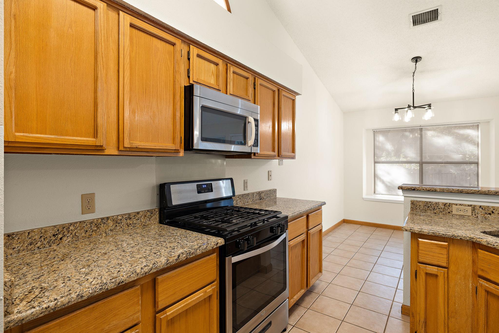 1604 Texas Oak Way Property Photo 9