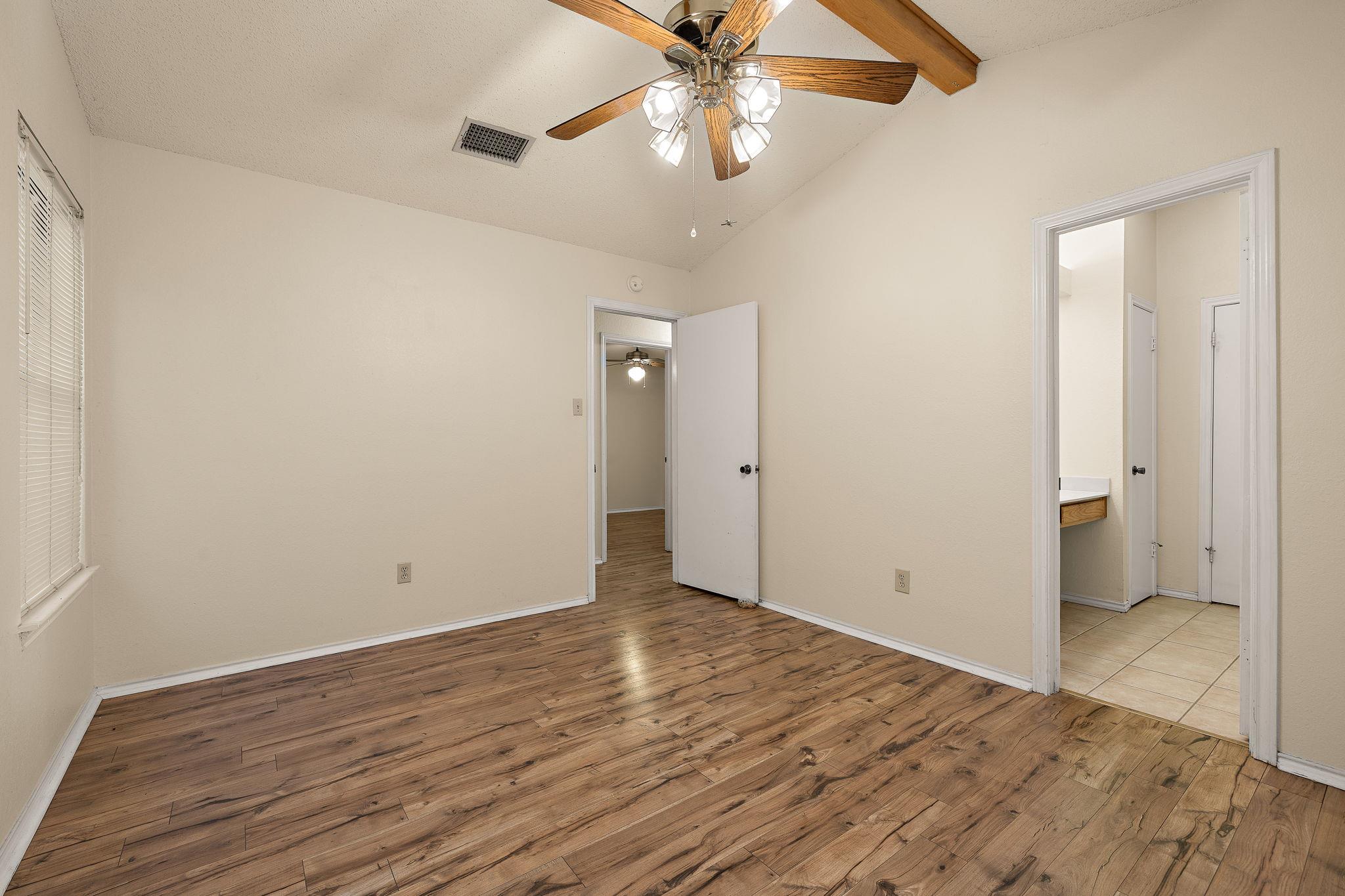 1604 Texas Oak Way Property Photo 12