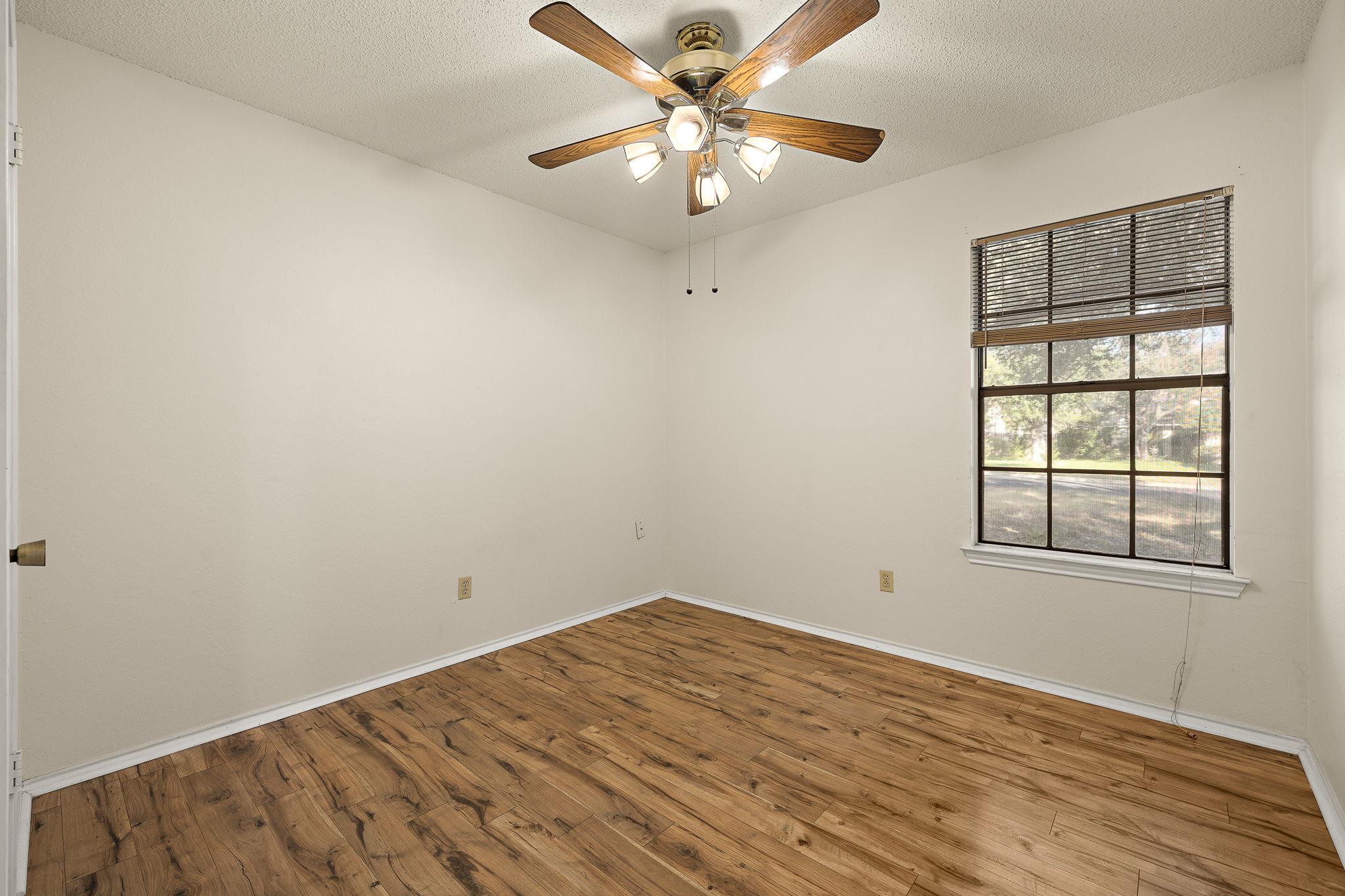 1604 Texas Oak Way Property Photo 17