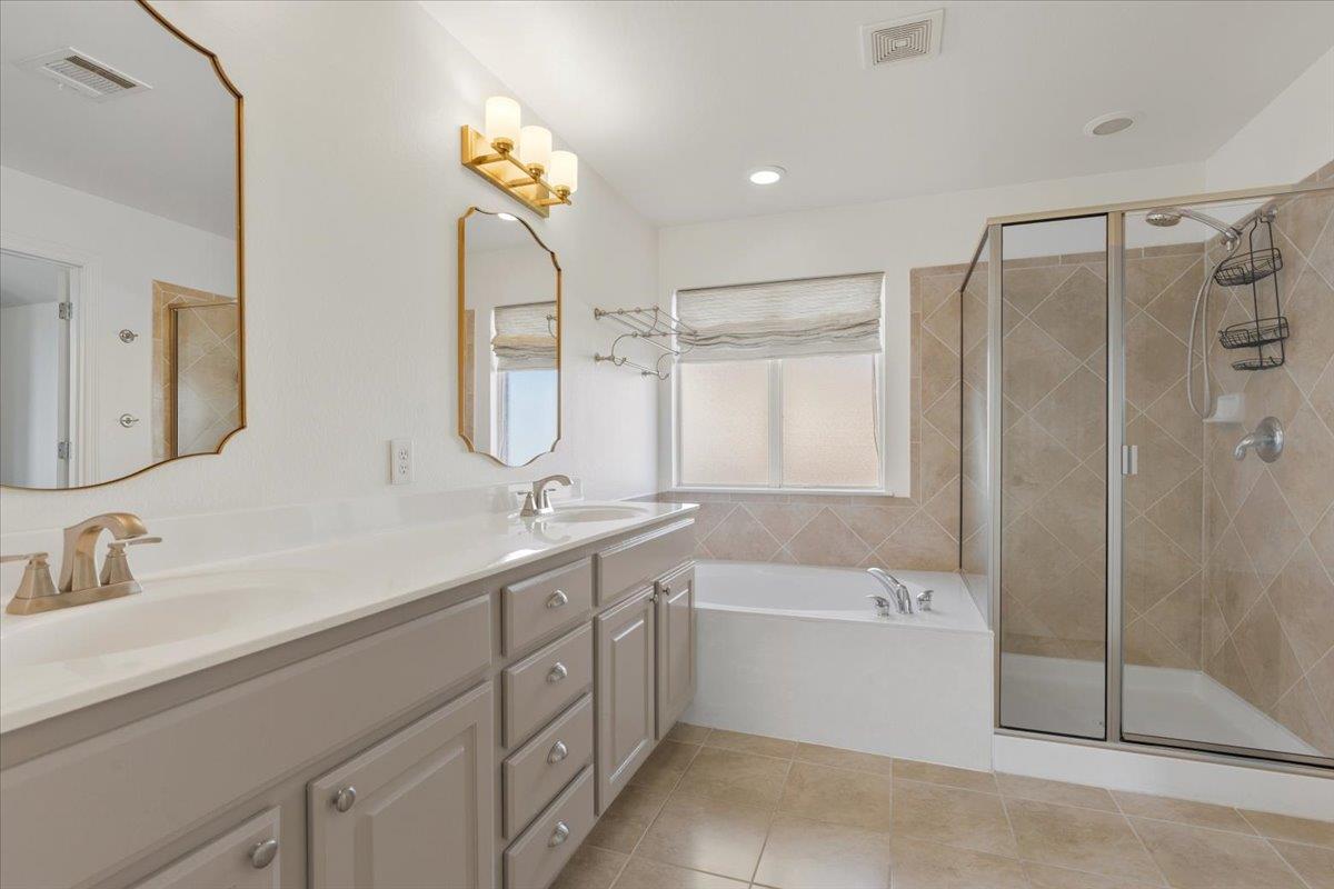 808 Bent Wood Pl Property Photo 15