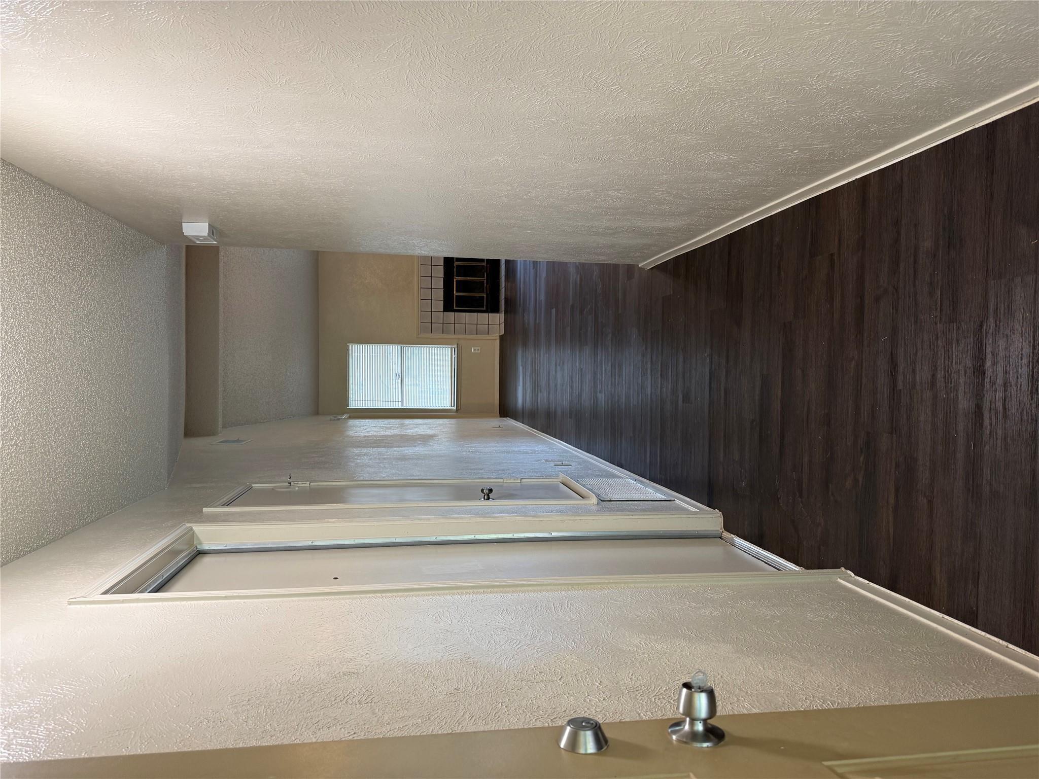2712 Cameron Loop Property Photo 4