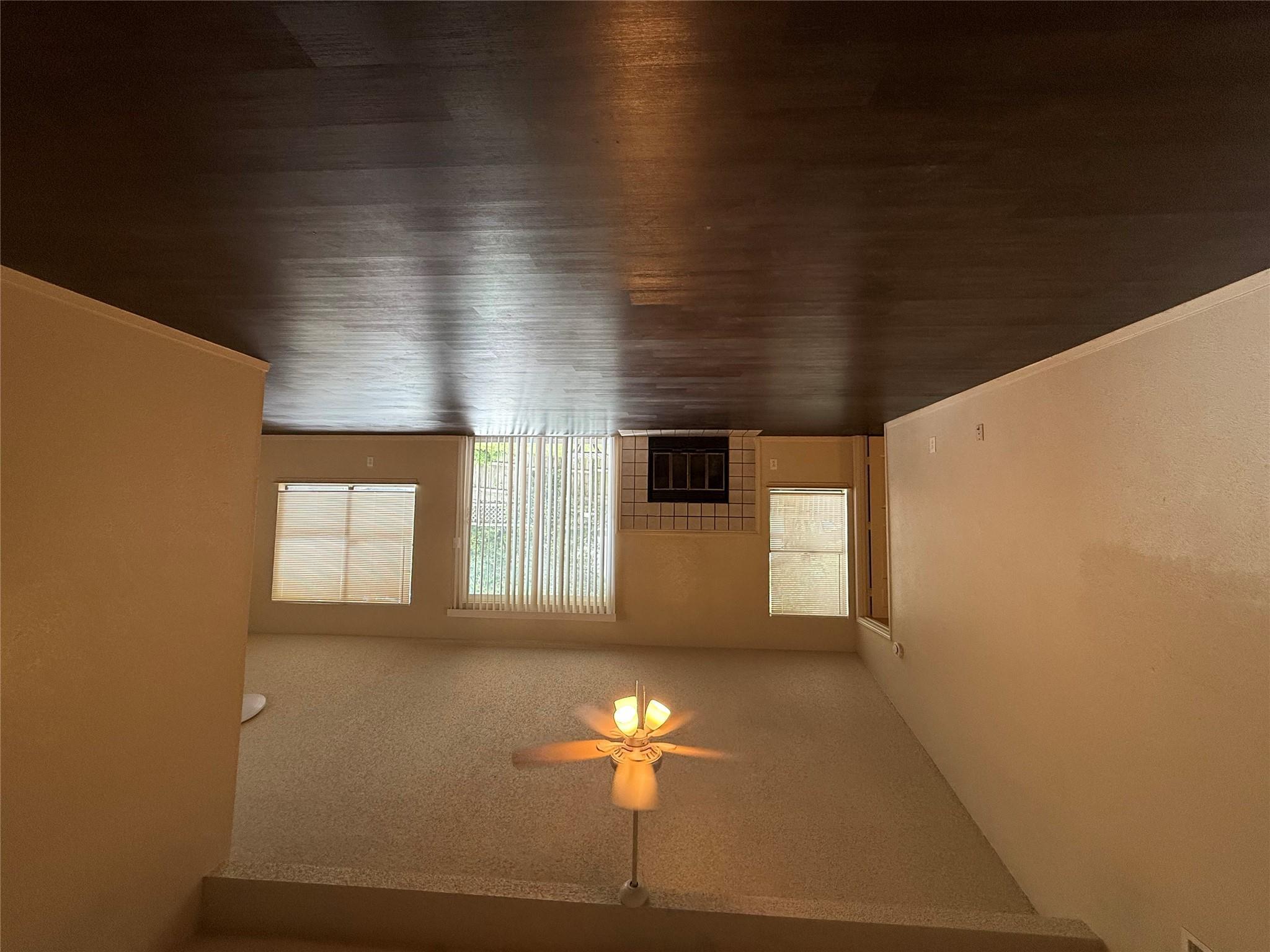 2712 Cameron Loop Property Photo 5