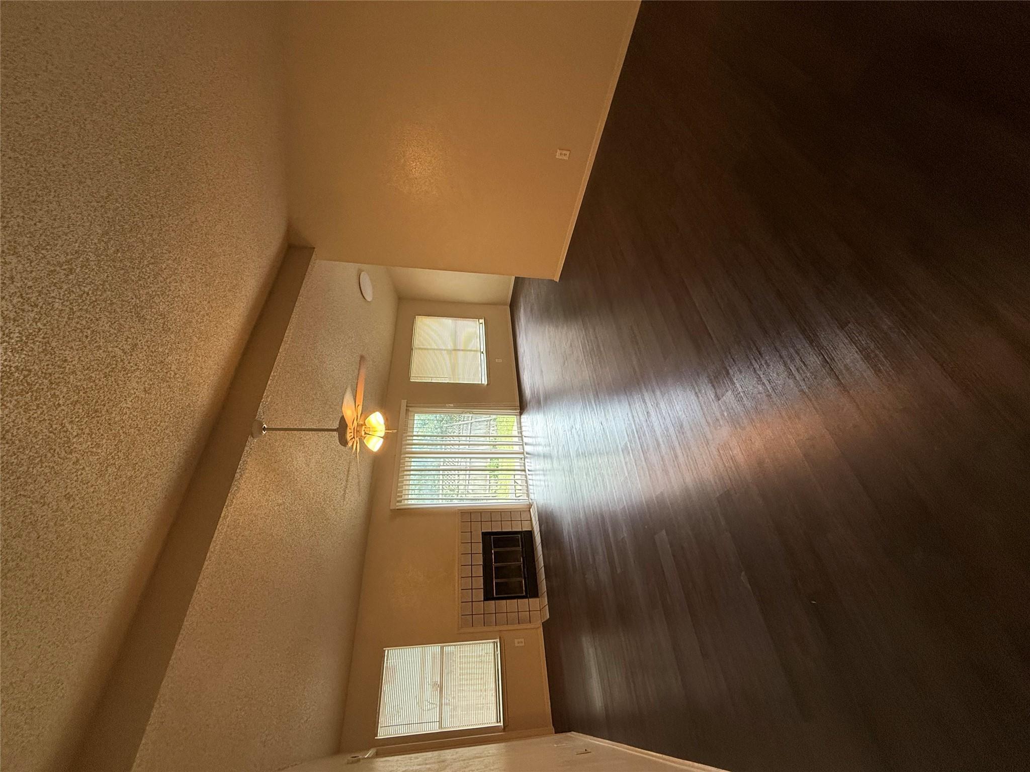 2712 Cameron Loop Property Photo 6