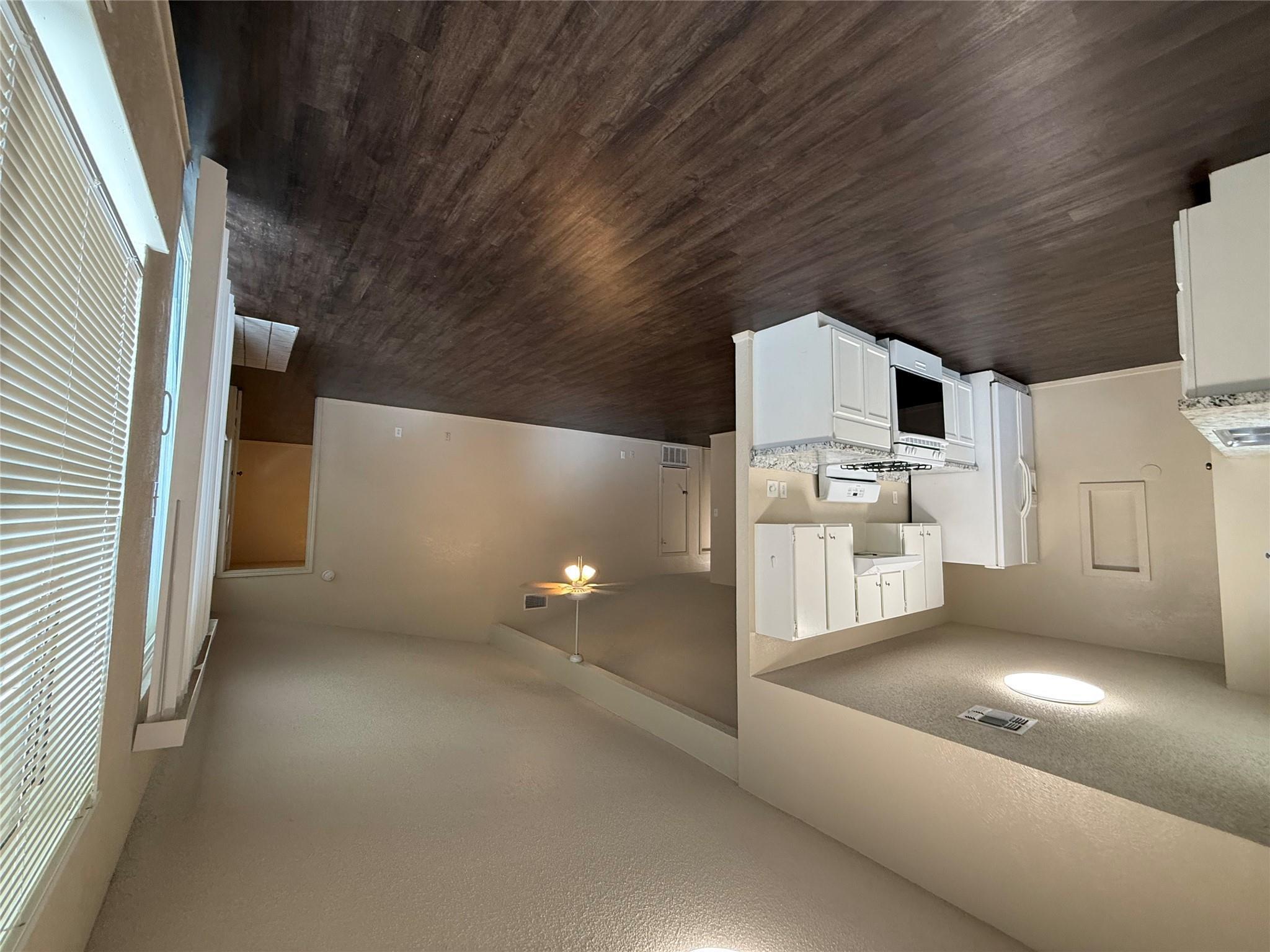 2712 Cameron Loop Property Photo 11