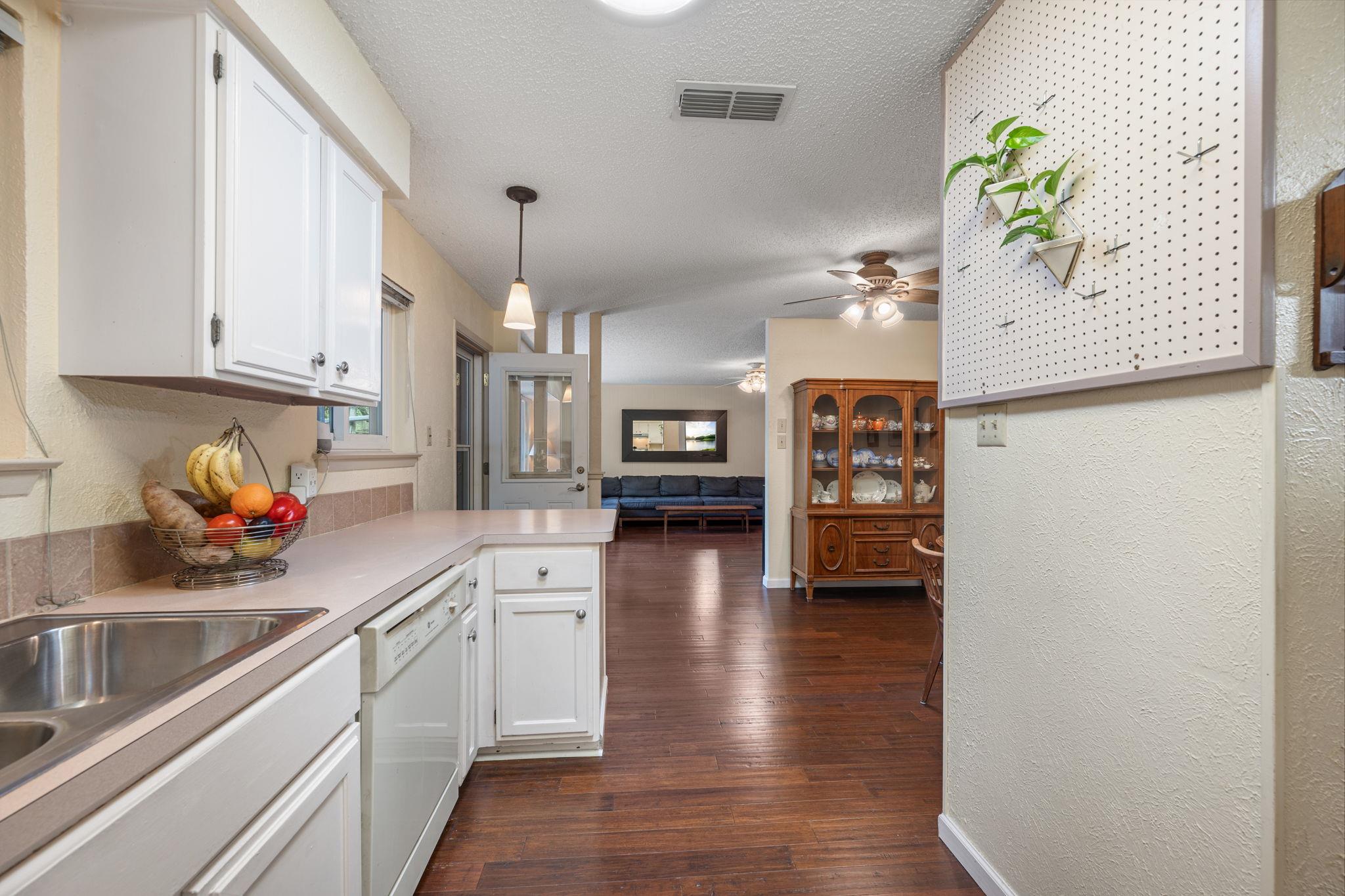 7314 Eganhill Dr Property Photo 10