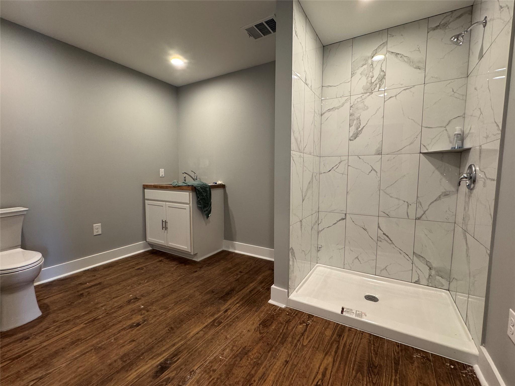 1122 Swenson (suite E) Blvd Property Photo 10