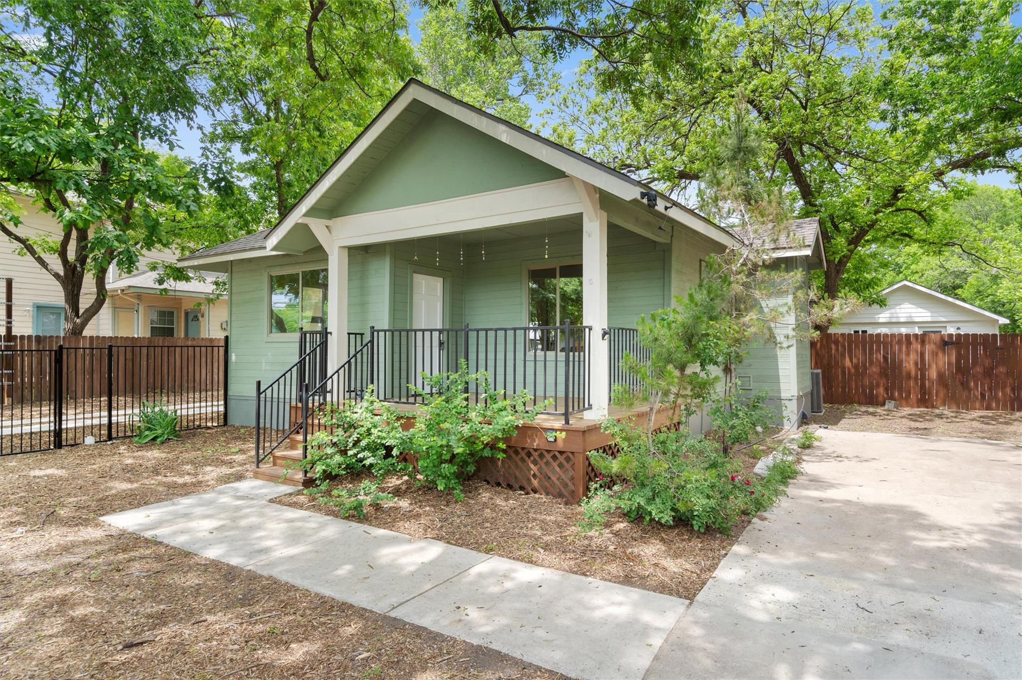 500 Capitol Dr 1 Property Photo 1