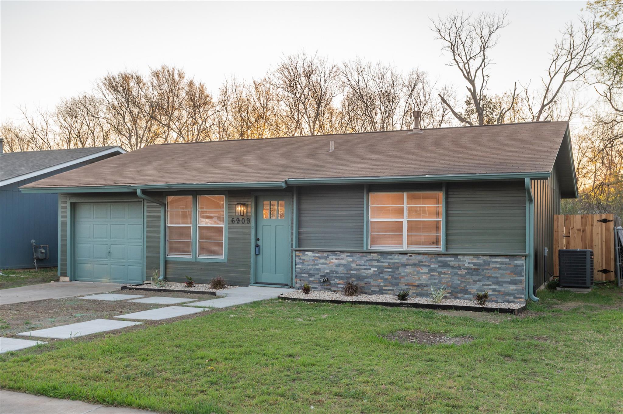6909 Cherry Meadow Dr Property Photo