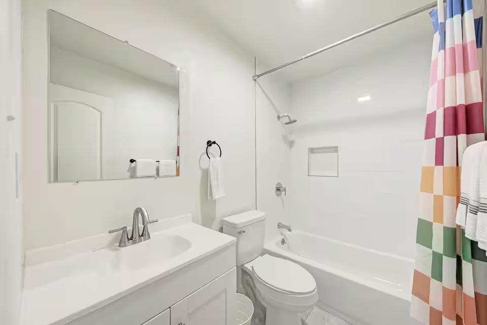 1106 W 22nd St #4 Property Photo 3