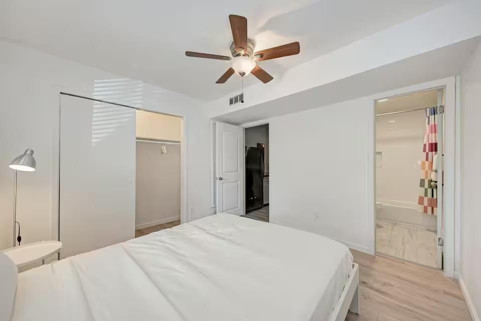 1106 W 22nd St #4 Property Photo 11