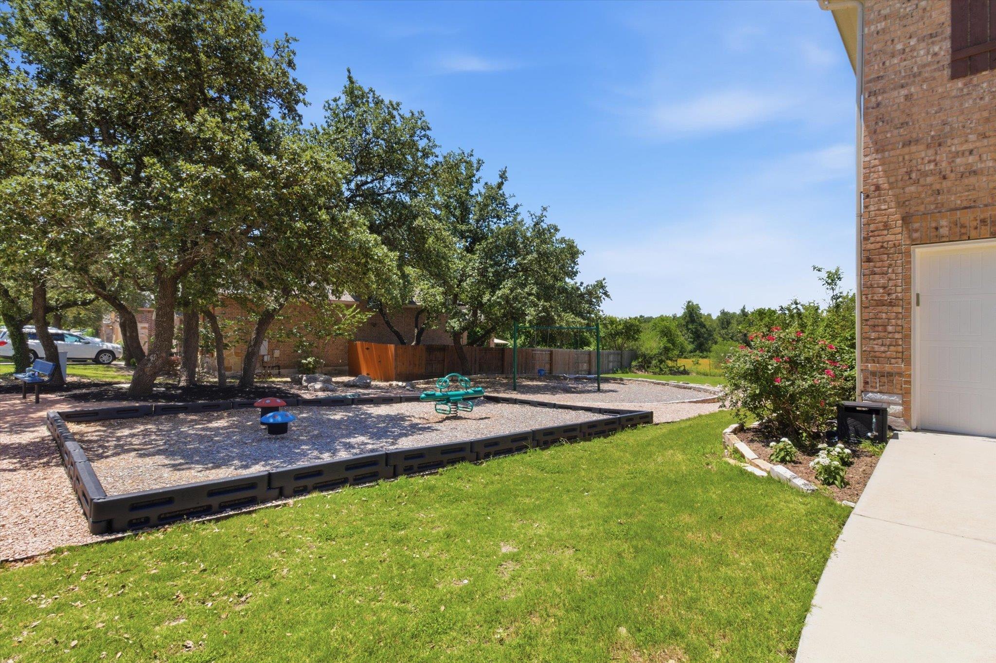 1511 Rimstone Dr Property Photo 3