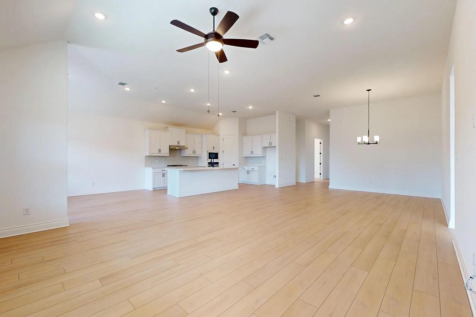 1208 White Daisy Ln Property Photo 10