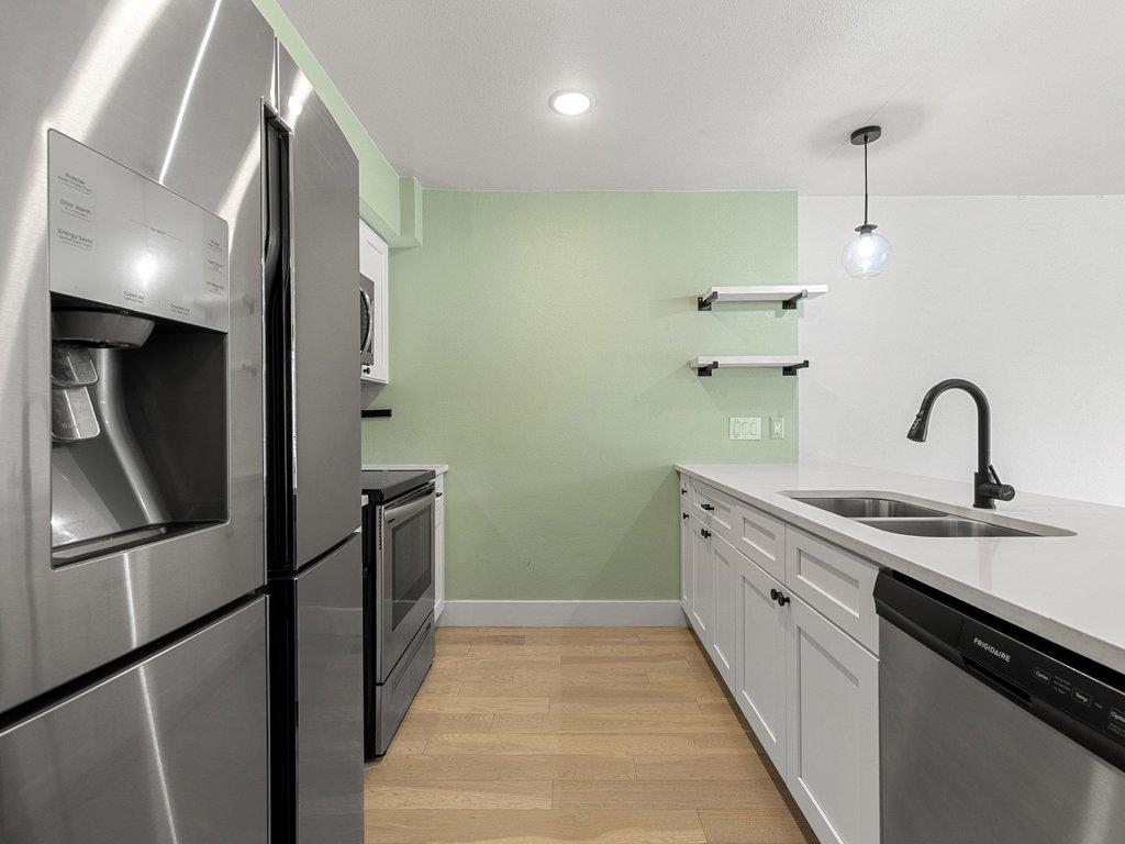 909 Reinli St #102 Property Photo 8